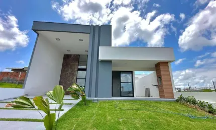 Casa com 3 dormitórios sendo 1 suíte em Condomínio Fechado - 112m²