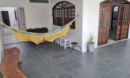 Casa em Condomínio com 4 dormitórios sendo 2 suítes + WC de Serviço - 320m² em Jacarecica