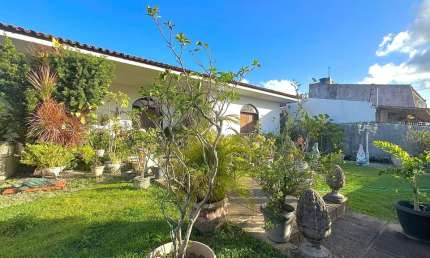 Casa com 4 dormitórios sendo 3 suítes e 1 suíte master + DCE completo no Bairro do Farol - 720m²
