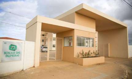 Apartamento com 2 dormitórios no Benedito Bentes - 45m²