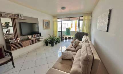 Apartamento com 3 dormitórios sendo 1 suíte + DCE no Bairro do Farol - 126m²
