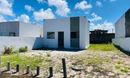 Casa em Condomínio Fechado em Marechal Deodoro com 1 dormitório - 42m²