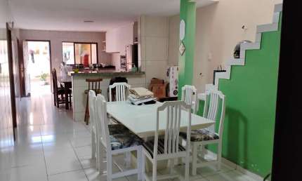 Casa com 1° andar contendo 5 dormitórios no Bairor da Serraria - 250m²
