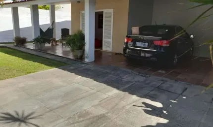 Casa com 4 dormitórios sendo 3 suítes + DCE no Bairro de Barro Duro - 450m²