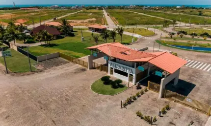 Terreno com 450m² na Barra de São Miguel em Condomínio Fechado