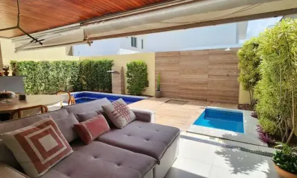 Casa com 3 dormitórios sendo 1 suíte em Condomínio Fechado no Antares - 240m²