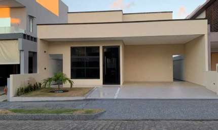 Casa em Condomínio Fechado no Antares com 3 quartos sendo 2 suítes - 240m²