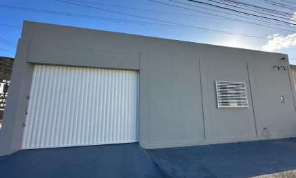 Galpão Disponível localizado no Bairro de Benedito Bentes - 184m²