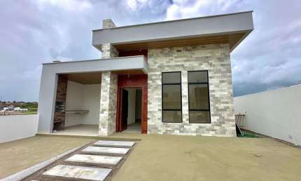 Casa em Condomínio Fechado com 3 dormitórios sendo 1 suíte em Marechal Deodoro - 100m²
