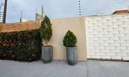 Casa com 2 dormitórios sendo 1 suíte em Condomínio Fechado em Marechal Deodoro - 115m²