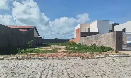 Terreno em Condomínio Fechado no Bairro de Massagueira - Marechal Deodoro (360m²)