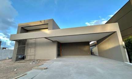 Casa em Condomínio fechado com 3 dormitórios sendo 1 suíte + DCE em Marechal Deodoro - 450m²