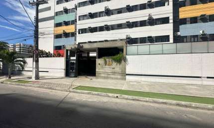 Apartamento com 68m² com dois quartos sendo uma suíte, localizado na Ponta Verde