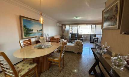 Apartamento a 3 quadras da Praia de Ponta Verde com 3 suítes - 147m²