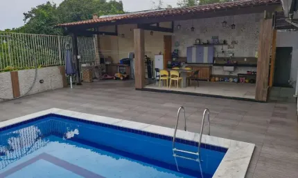 Casa ampla com seus 3 quartos sendo 1 suíte, localizado no Jardim Petrópolis