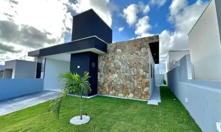 Casa em Condomínio Fechado com 3 dormitórios sendo 1 suíte - 200m²