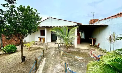 Casa em condomínio fechado na massagueira com 2 dormitórios sendo 1 suíte - 300m²