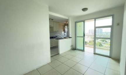 Apartamento com 2 quartos para alugar na Salvador Allend, 490, Jacarepaguá, Rio de Janeiro por R$ 1.800