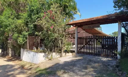Excelente chacara em atibaia a 200 metros  do asfalto