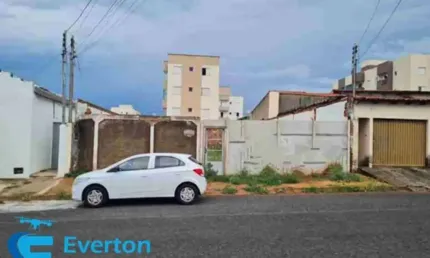 Terreno à venda no Santa Mônica, Uberlândia 