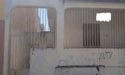 Casa de 2 quartos e Edícula de 1 quarto, próximo do Terminal Central.