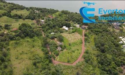 Excelente Rancho medindo 31.500 m²-  apenas 16,5 km de Uberlândia, BR 365 sentido Romaria, sendo 10 km asfalto e 6,5 km terra - trajeto cascalhado !