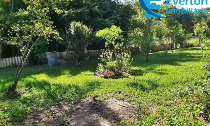 Caro cliente, temos o prazer de lhe apresentar esta incrível chácara  em Uberlândia, que oferece uma excelente oportunidade para você viver !