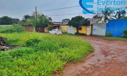 Chácara com área de 1000 m² e a 200 m do Clube Tangará , no Bairro Morada dos Pássaros!