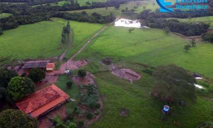 Fazenda com 53 alqueires ou seja 256,52 hectares, aos pés da Serra em Rio Quente- GO;