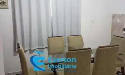 Casa de 105 m². em lote de 377 m², com espaço para construir Galpão ou Comércio.