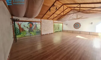 Imóvel Residencial / Comercial no Santa Mônica, ao lado da UFU.