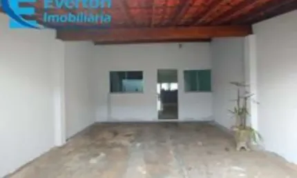 Casa geminada com 60,25 m², ótima localização no Jardim Europa, 2 quartos, sala 2 ambientes, cozinha, banheiro, garagem 2 vagas, energia fotovoltaica