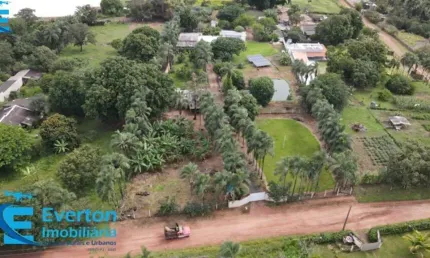 Chácara com 7.000M² ideal para moradia, lazer e exploração de pequenas atividades rurais.