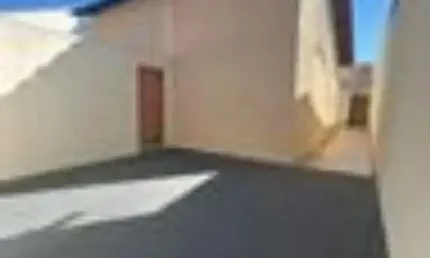 Casa no bairro Pacaembu com 74 m² de área construída e 137 m² de terreno,  2 quartos, sala ampla, banheiro, cozinha, lavanderia, garagem para 2 carros
