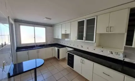 Apto 4 suítes (uma master com hidromassagem) e 3 vagas cobertas, parte nobre do bairro Fundinho.