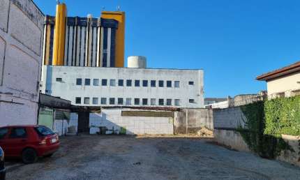 Excelente terreno comercial no centro de Joinville com viabilidade para prédio