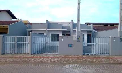 Geminado Térreo com 71m2 e espaço aos fundos sendo 1 suíte + 1 quarto