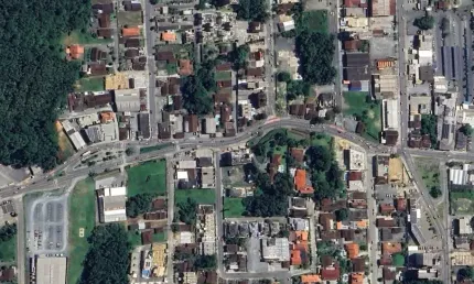 Excelente terreno comercial no Bairro Glória, ideal para investidores. Imóvel localizado em Faixa Viária e com ótimo potencial construtivo