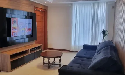 Excelente sobrado com 4 suítes localizado apenas 550 metros da Ecatarina da Otto Boehm