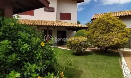 Casa clássica à venda no condomínio Moinho de Vento, em Valinhos/SP.