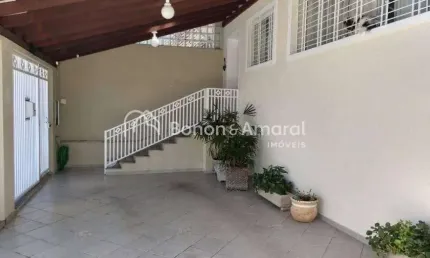 Casa com 3 Quartos e 4 banheiros à Venda, 180 m² por R$ 1.110.000
