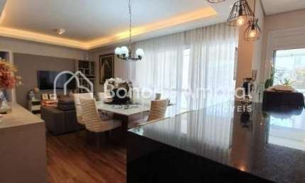 Apartamento com 3 Quartos e 5 banheiros à Venda, 136 m²
