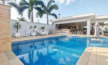 Casa de Condomínio com 3 Quartos e 6 banheiros à Venda, 460m² por R$ 5.060.000