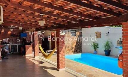 Casa com 3 Quartos e 3 banheiros , área gourmet e piscina à Venda, 120 m² por R$ 615.000