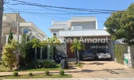 Casa de Condomínio com 4 Quartos e 6 banheiros à Venda, 310m² por R$ 2.330.000