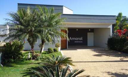 Casa à venda em condomínio em Paulínia, térrea,3 suítes,lavabo, living 2 ambientes, área gourmet externa, 4 vagas, armário na suíte master,piscina, aquecimento solar..