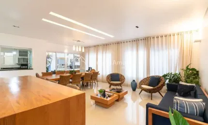 Lindo sobrado à venda em Condomínio no bairro Betel, com 270 m² de construção