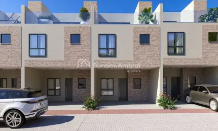 Casa com Elevador e Espaço Gourmet: 2 Dormitórios, 2 Suítes, Sala e 2 Banheiros