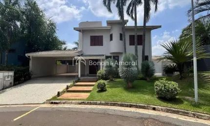 Casa a venda no condomínio Residencial Gallery, com 4 quartos, 2 suítes, 5 banheiros em 394m²