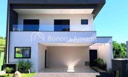 Casa de Condomínio com 3 Quartos e 3 suíte, 4 banheiros, 4 vagas de garagem 236m²